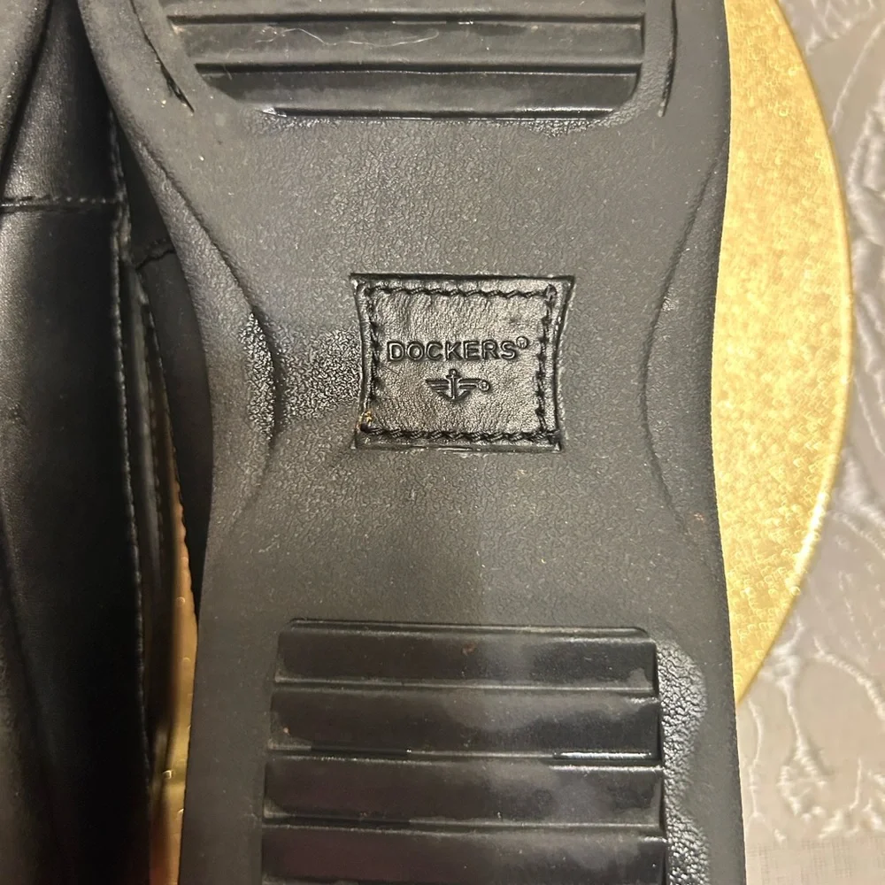 Men’s Black Leather Tassel Loafers by Dockers; Size 11 Medium; Like New!